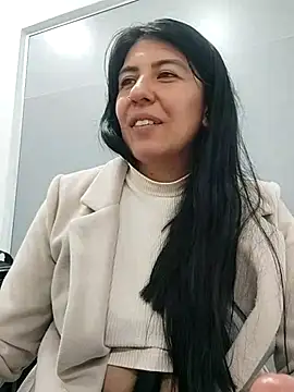 aisha latina online show from March 14, 2025, 8:17 pm