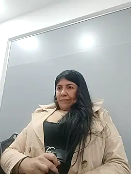 aisha latina online show from March 21, 2025, 2:40 pm