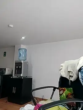 aisha latina online show from October 15, 2025, 5:24 pm