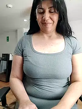 Snapshot of aisha_latina chatting on June 22, 2026, 2:47 pm aisha latina online show from June 22, 2026, 2:47 pm