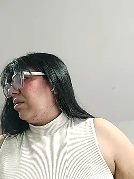Snapshot of aisha_latina chatting on July 21, 2026, 2:30 pm aisha latina online show from July 21, 2026, 2:30 pm