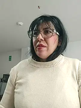 Snapshot of aisha_latina chatting on July 30, 2026, 2:05 pm aisha latina online show from July 30, 2026, 2:05 pm