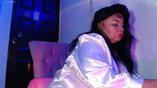 karlablue  online show from October 1, 2025, 12:49 am