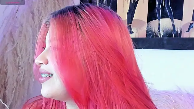 SophieRossi online show from February 3, 2025, 5:29 am