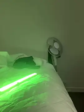 Snapshot of fireearthwaterair chatting on February 4, 2025, 3:44 am fireearthwaterair online show from February 4, 2025, 3:44 am