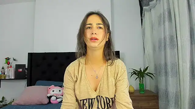 AndreaStivens online show from October 5, 2025, 10:57 am