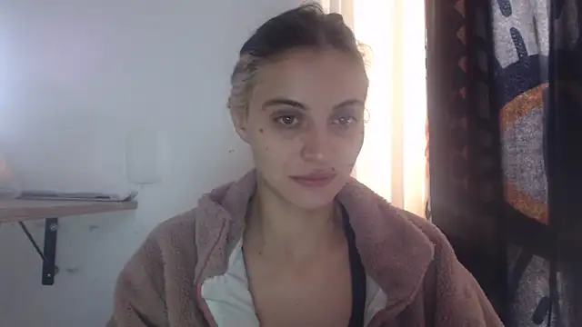 mariecam420 online show from January 25, 2025, 4:35 pm