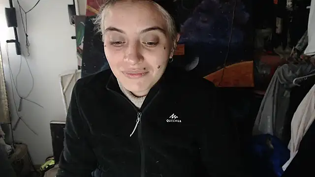 mariecam420 online show from March 21, 2025, 7:35 pm