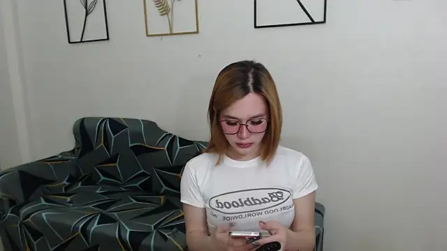 AmazingLuchie online show from February 14, 2025, 5:41 am