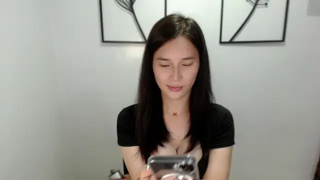 AmazingLuchie online show from March 5, 2026, 6:31 am