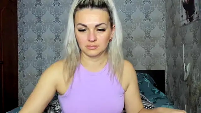 NicoletMoore online show from January 17, 2025, 11:40 pm