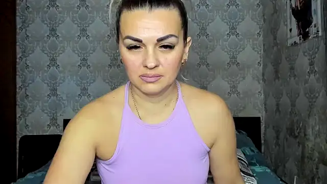 NicoletMoore online show from January 9, 2026, 8:32 pm