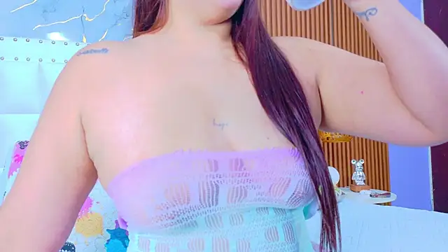 IrresistibleMilf online show from December 1, 2025, 12:43 pm