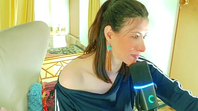 magali 19 online show from April 17, 2026, 10:57 pm