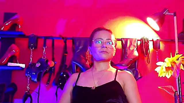 MistressSlut1 online show from April 15, 2026, 11:39 am