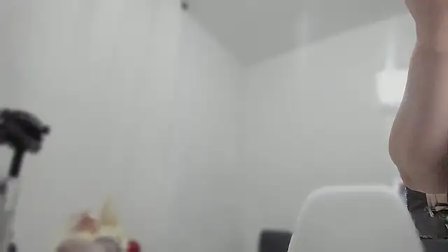 esmeraldamfc online show from February 12, 2025, 12:05 am