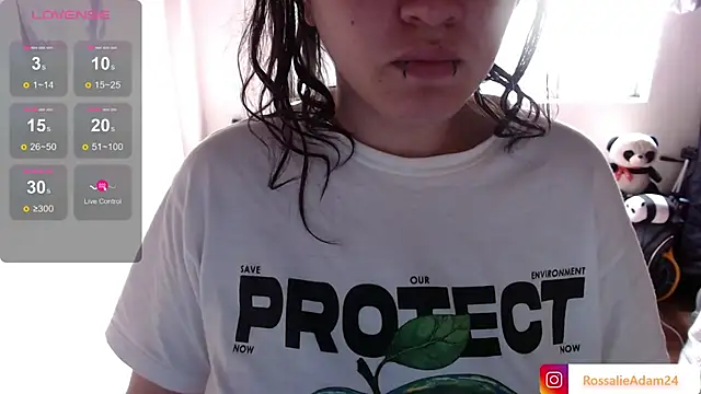 Snapshot of RossalieAdam24 chatting on May 15, 2026, 5:42 pm RossalieAdam24 online show from May 15, 2026, 5:42 pm