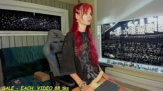 SandyChris online show from September 19, 2025, 10:16 am