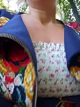 Snapshot of Marushka chatting on September 10, 2025, 6:24 am Marushka online show from September 10, 2025, 6:24 am