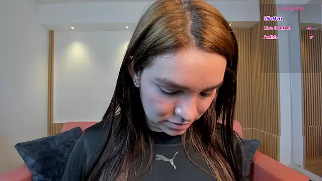 miataylorr1 online show from December 17, 2024, 3:06 pm