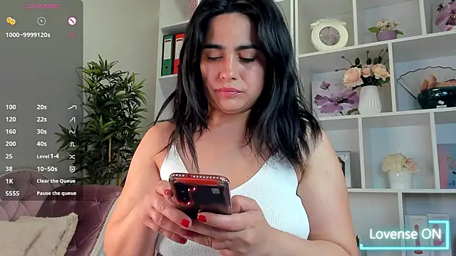 Snapshot of EmaBrownie chatting on July 12, 2026, 6:10 pm EmaBrownie online show from July 12, 2026, 6:10 pm