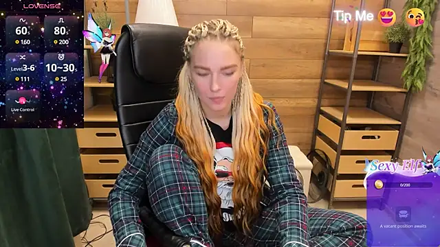 Snapshot of _fiona_Love chatting on December 3, 2024, 9:23 pm fiona Love online show from December 3, 2024, 9:23 pm