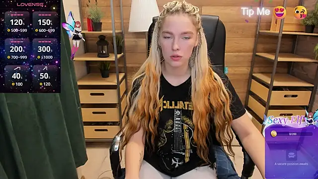 Snapshot of _fiona_Love chatting on December 9, 2024, 9:37 pm fiona Love online show from December 9, 2024, 9:37 pm