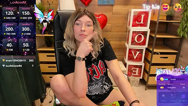 Snapshot of _fiona_Love chatting on February 18, 2025, 12:37 am fiona Love online show from February 18, 2025, 12:37 am