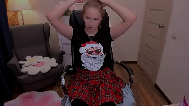 Snapshot of _fiona_Love chatting on November 11, 2025, 8:20 pm fiona Love online show from November 11, 2025, 8:20 pm