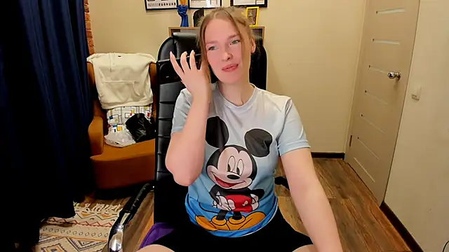 Snapshot of _fiona_Love chatting on February 12, 2026, 8:26 pm fiona Love online show from February 12, 2026, 8:26 pm