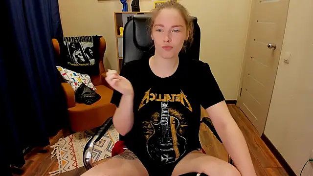 Snapshot of _fiona_Love chatting on February 21, 2026, 8:32 pm fiona Love online show from February 21, 2026, 8:32 pm