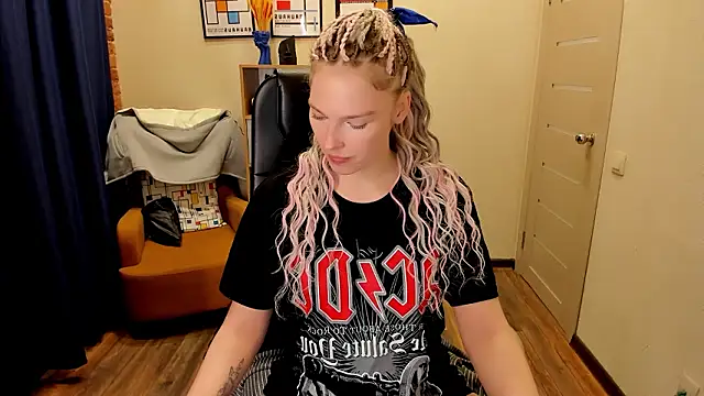 Snapshot of _fiona_Love chatting on March 5, 2026, 8:16 pm fiona Love online show from March 5, 2026, 8:16 pm