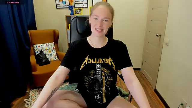 Snapshot of _fiona_Love chatting on June 21, 2026, 8:11 pm fiona Love online show from June 21, 2026, 8:11 pm