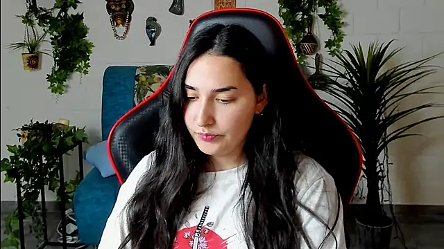 CeceliaJohnson online show from January 22, 2025, 2:35 pm