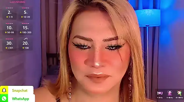 QUEEN GIAMOORE69 online show from January 5, 2025, 7:39 pm