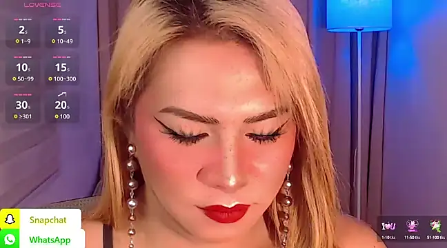 QUEEN GIAMOORE69 online show from January 5, 2025, 10:40 pm