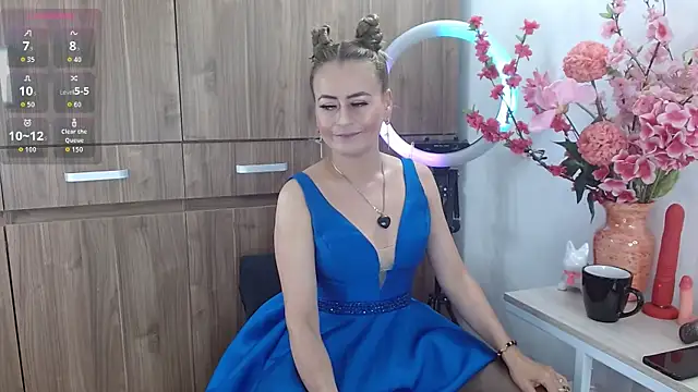 magenta maturr online show from October 6, 2025, 7:55 pm