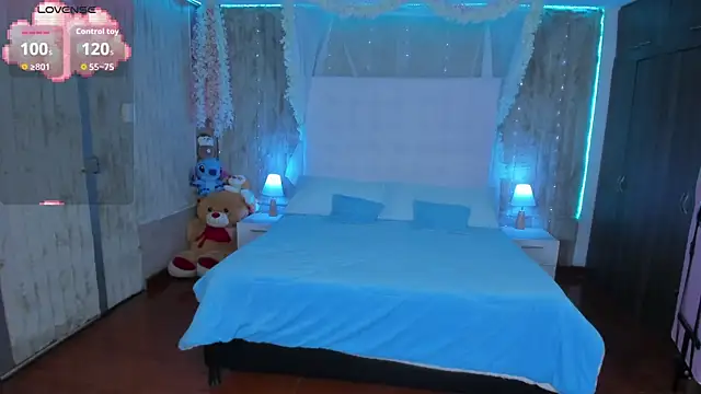 floryn susana online show from April 12, 2026, 8:36 pm