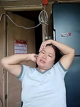 Snapshot of lickmepussy21 chatting on February 2, 2026, 5:17 am lickmepussy21 online show from February 2, 2026, 5:17 am