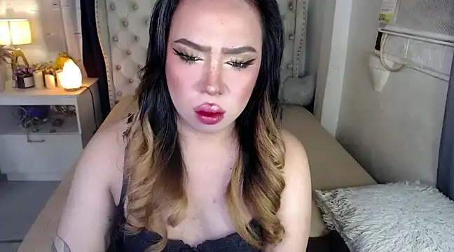 RebecaNextToYou online show from December 12, 2024, 5:04 pm