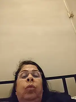 Susannemilf online show from April 5, 2026, 4:04 pm