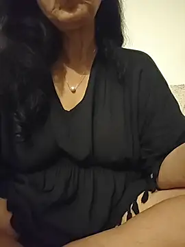 Susannemilf online show from April 19, 2026, 6:10 pm