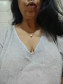 Susannemilf online show from April 21, 2026, 10:45 pm