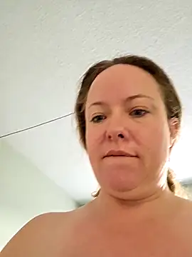 julimonroe online show from February 9, 2026, 3:05 pm