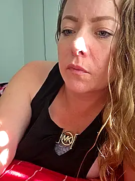 julimonroe online show from April 21, 2026, 2:45 pm