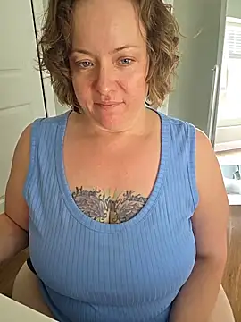 julimonroe online show from June 4, 2026, 5:52 pm