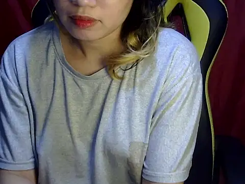    zurIII09  online show from March 21, 2025, 10:39 am