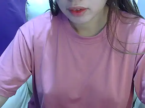    zurIII09  online show from February 8, 2026, 12:03 am