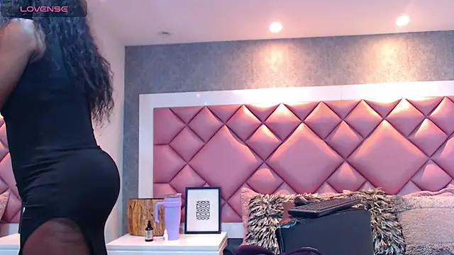 DanielaDuff online show from November 19, 2025, 9:26 pm