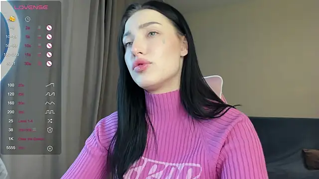 JenniferQueen11 online show from February 2, 2025, 4:54 pm